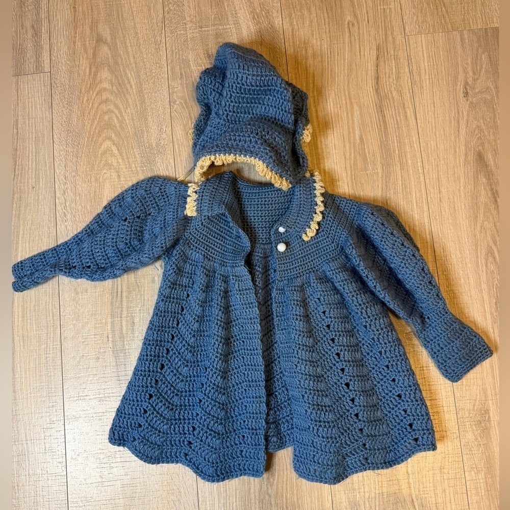 Vintage Hand-Crocheted Baby Sweater & Bonnet Set Blue Cream Trim Handmade - Picture 4 of 7